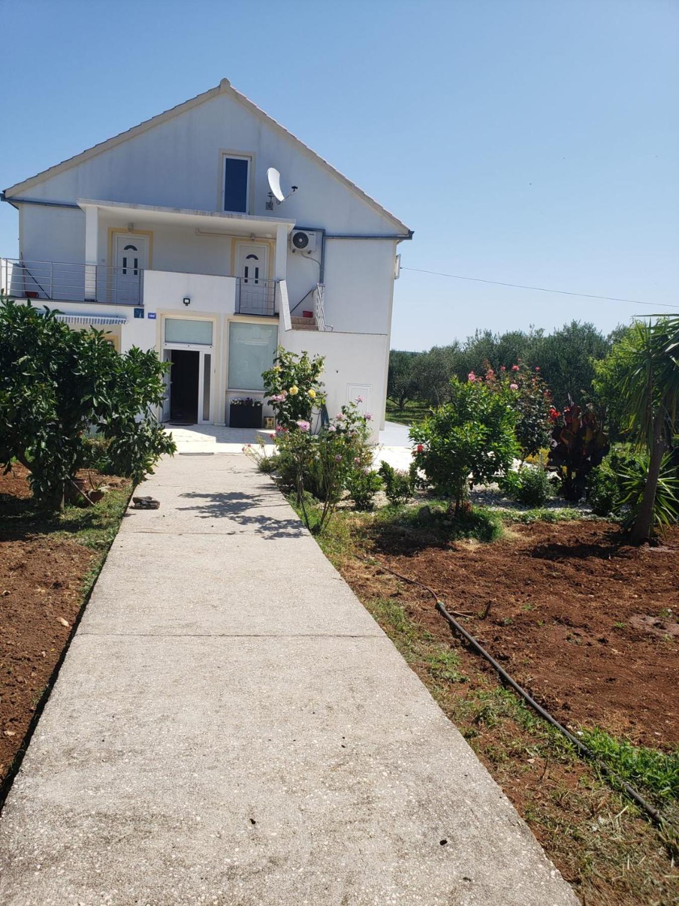 Apartmani Ciklic Dobropoljana Buitenkant foto
